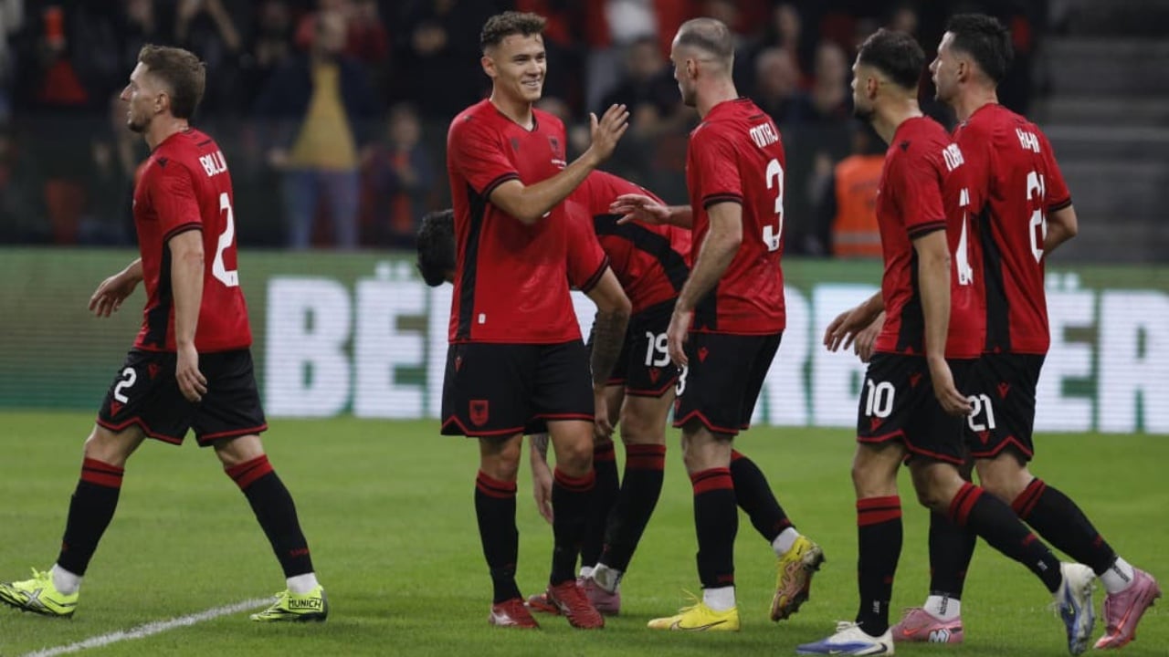 Shqipëria dhuron spektakël me skuadrën që luan në Botëror. Bajrami, Broja dhe Hoxha bëjnë me “krahë” Sylvinhon