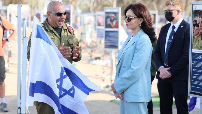 “Shqipëria mbështet marrëveshjen e paqes”/ Spiropali mbërrin në Izrael, nderon viktimat e masakrës së 7 Tetorit 2023