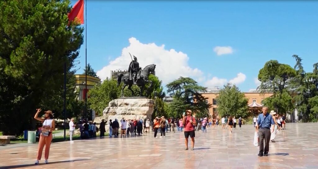 Shqipëria, një destinacion mikpritës dhe gjithnjë e më tërheqës! 10.2 milionë turistë deri në shtator