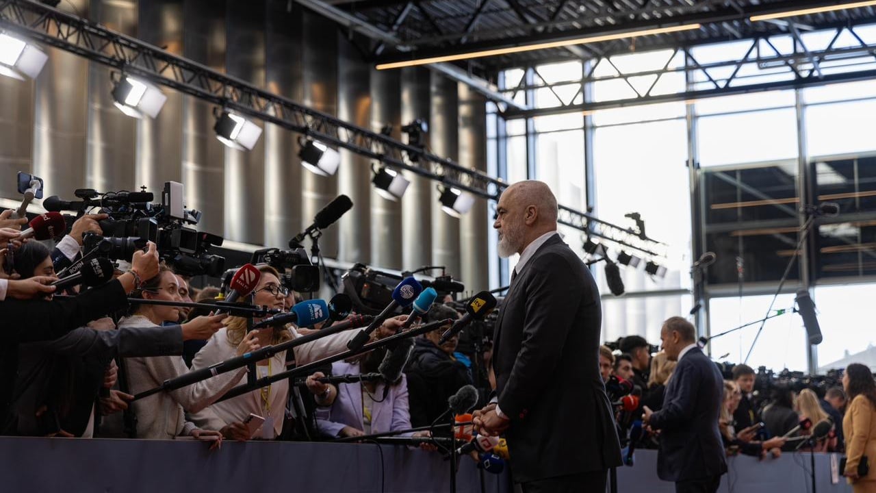 “Shqipëria po vrapon për anëtarësimin në BE”/ Rama nga Kopenhagen: Jemi objekt i sulmeve kibernetike iraniane, të mëdhenjtë…