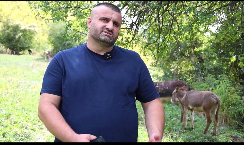 Shqiptari rikthehet nga Italia për të ndërtuar fermën në Orenjë, Balla: Shembull për komunitetin lokal