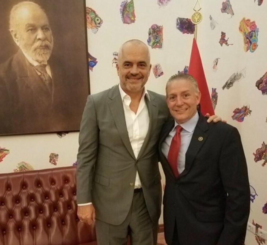 Shtëpia e Bardhë indiferente ndaj talljes së Ramës, këshilltari i Trump paralajmëron shpërthimin vullkanik të…