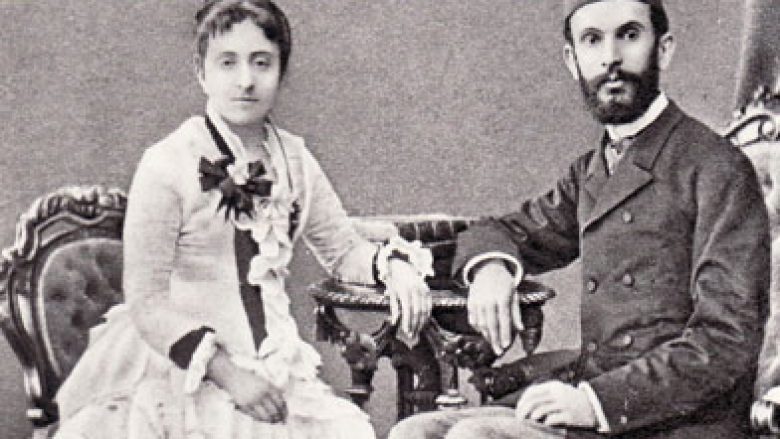 Si e kujtonte e bija Sami Frashërin: “Kur mbaronte korrigjimet, përplaste tri herë duart me njëra-tjetrën…”