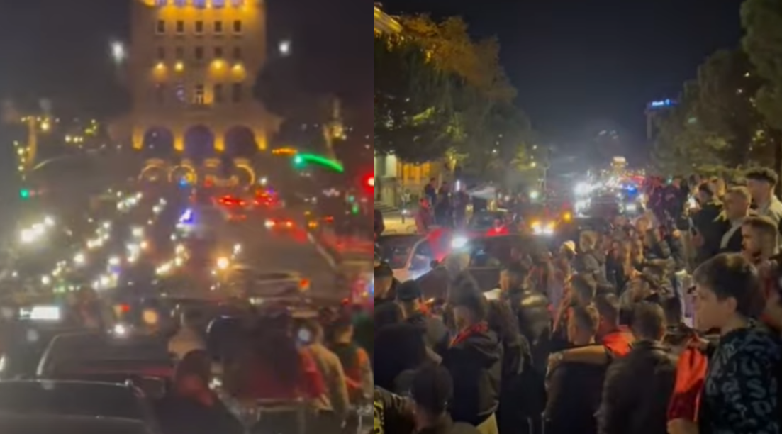 Si në 2004 me Greqinë! Lumë njerëzish në rrugë, shikoni si festohet fitorja me Serbinë në Tiranë (VIDEO)