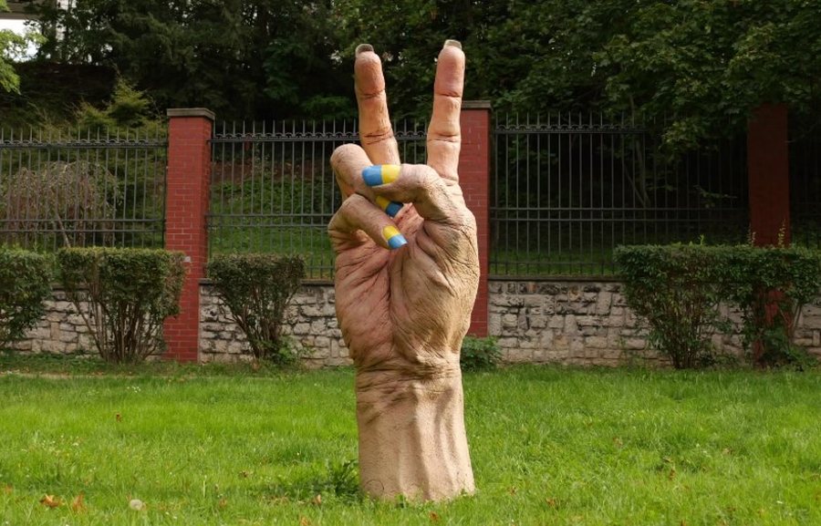 Si u tallën çekët me Ambasadën Ruse dhe si u përshkallëzuan më pas gjërat