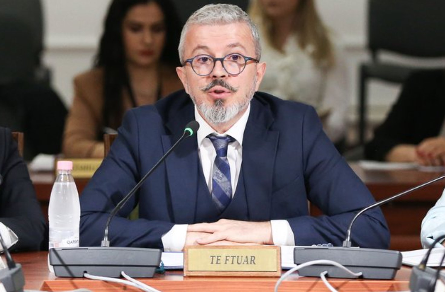 Siguria në sallat e gjyqit/ Ish-kreu i KLP Alfred Balla propozon rikthimin e armëve për gjyqtarët