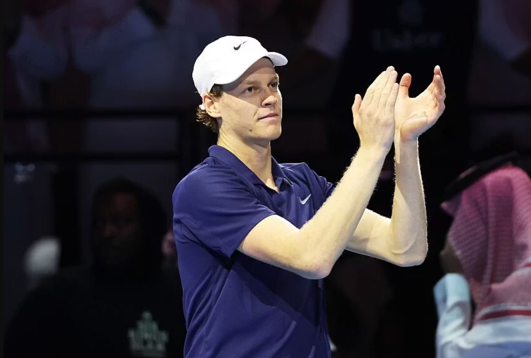 Sinner mposht Alcaraz në finalen e “Six Kings Slam” dhe arkëton shumën marramendëse