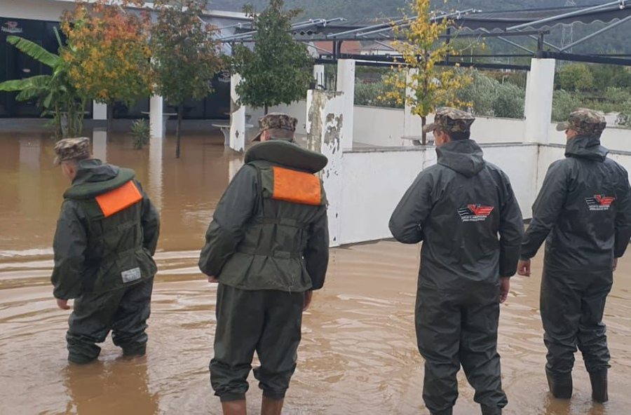 Situata me reshjet në vend, Ministria e Mbrojtjes: Qarku i Shkodrës më i prekuri, ulet intensiteti i ujit në..