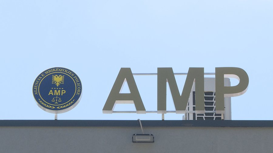 Skandal në radhët e policisë/ Tre efektivë nën hetim për lojëra fati, ndalohet dalja jashtë vendit