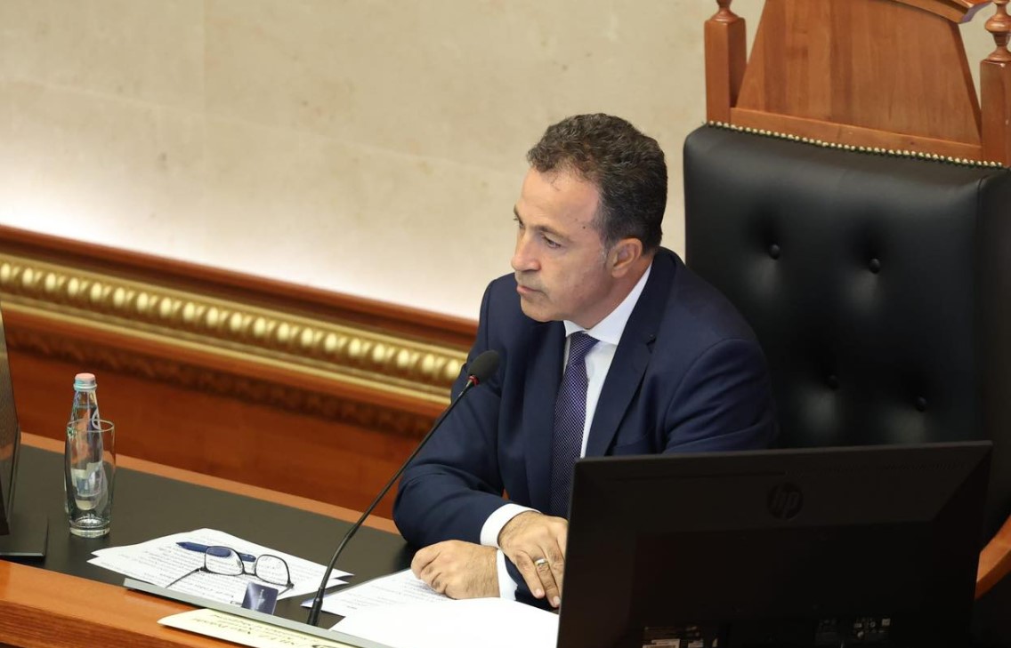 Sot seanca për shkarkimin e tij, Peleshi e zbulon: Problemi nuk jam unë, arsyeja e vërtetë pas kërkesës së PD…