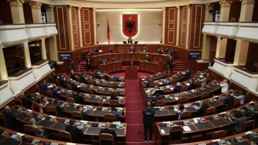 Sot seanca plenare, në rend dite kërkesa për shkarkimin e Niko Peleshit dhe ngritja e komisioneve hetimore