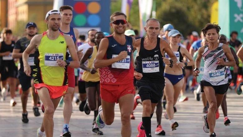 Sot zhvillohet ‘Maratona Fan Run’ në Tiranë, nis nga sheshi ‘Nënë Tereza’ dhe përfundon në fund të Bulevardit ‘Dëshmorit e Kombit’! Ja rrugët që do bllokohen