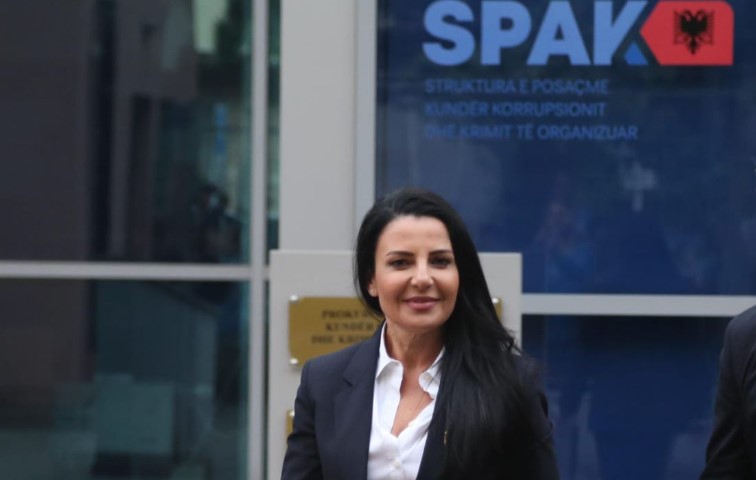 SPAK merr zyrtarisht nën hetim Belinda Ballukun, kontrolle në zyrat e besnikëve të saj