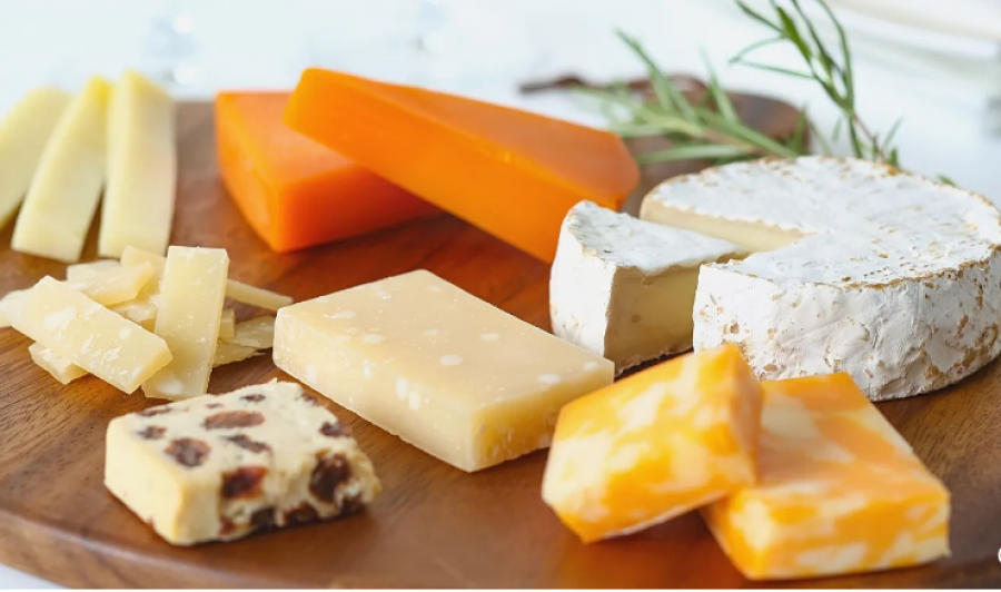 Studim i ri: Konsumimi i djathit lidhet me rrezik më të ulët të demencës