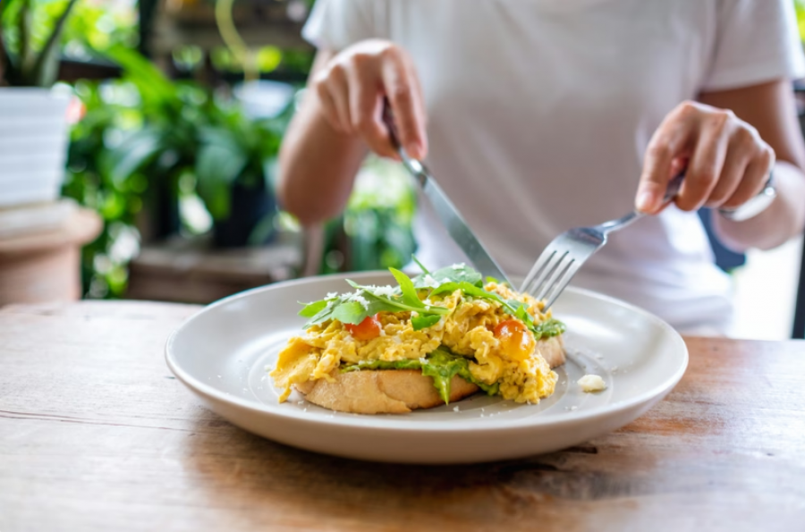 Studimi i ri: Anashkalimi i mëngjesit rrit rrezikun e sëmundjeve metabolike