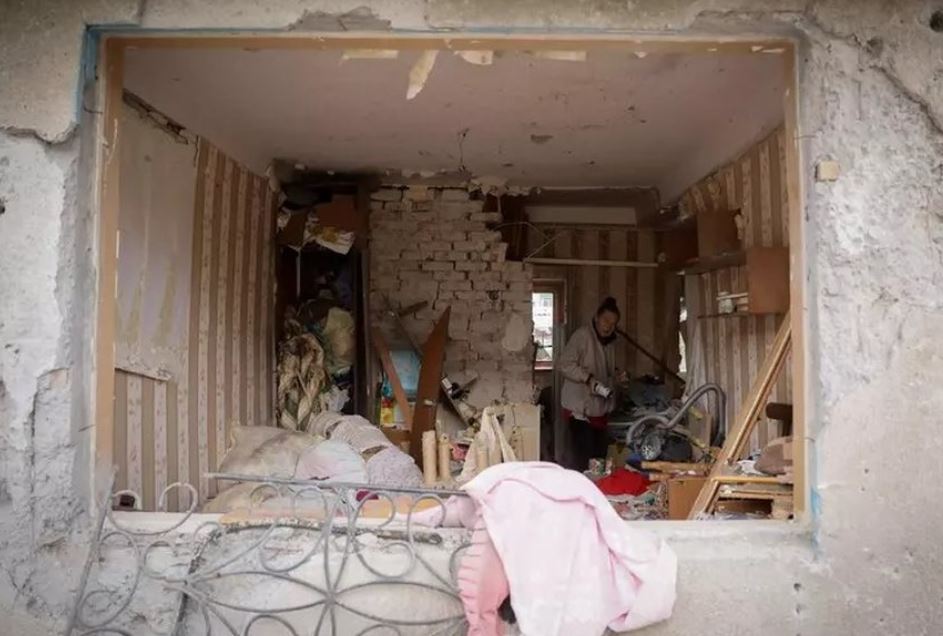 Sulme ajrore ruse në Ukrainë, viktima e të plagosur. Zelensky udhëton në Suedi për eksportet e mbrojtjes