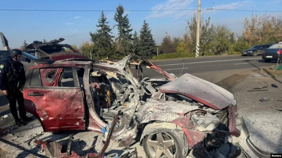 Sulmet ruse vijojnë, dronët vrasin dy gazetarë në lindje të Ukrainës