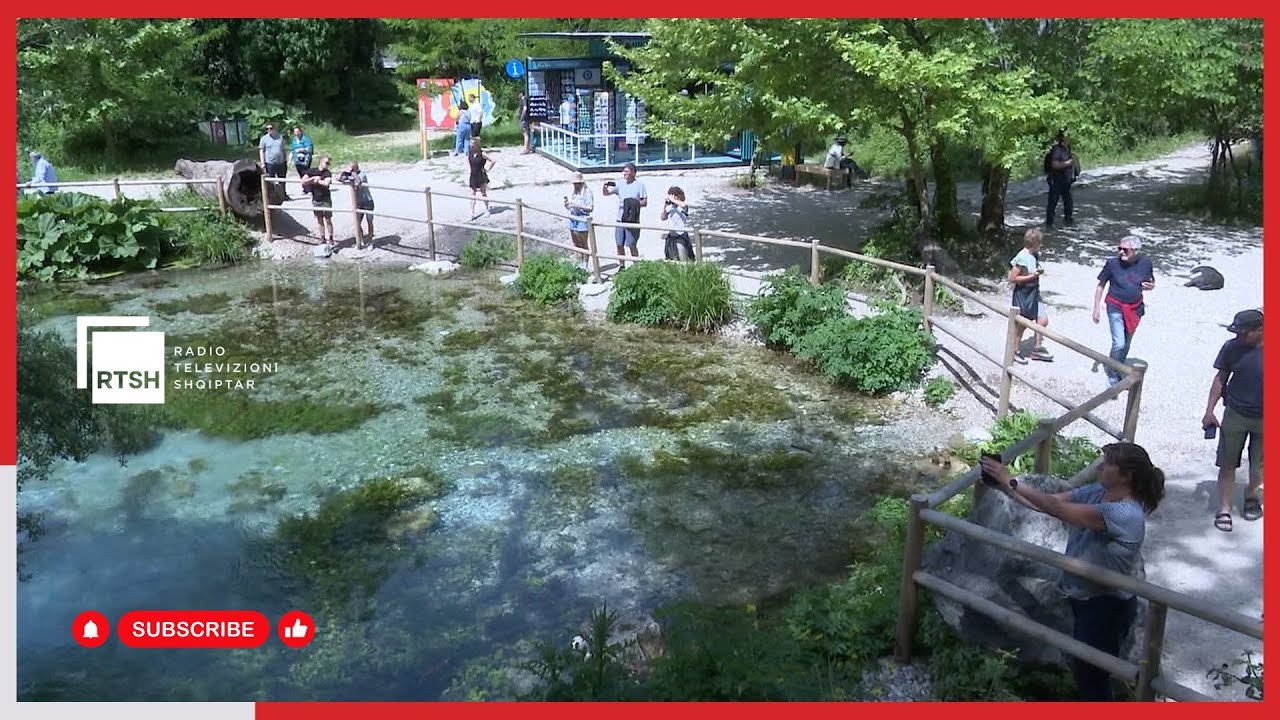 Syri i Kaltër mirëpret vizitorë edhe në vjeshtë, uji kristal dhe ngjyrat e natyrës tërheqin turistët