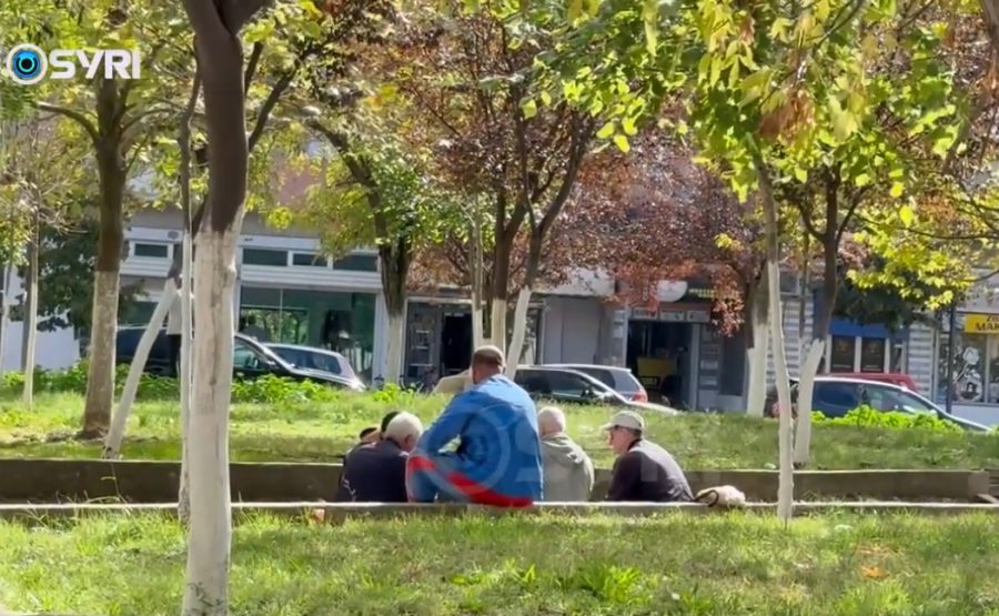 SYRI TV/ Qeveria do indeksojë pensionin 2.5%/ Të moshuarit në Cerrik: Rama tallet!