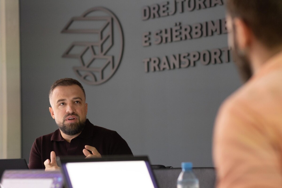 Taksat e makinës paguhen online, përfitojnë 157 mijë drejtues mjetesh, kursehet kohë dhe para