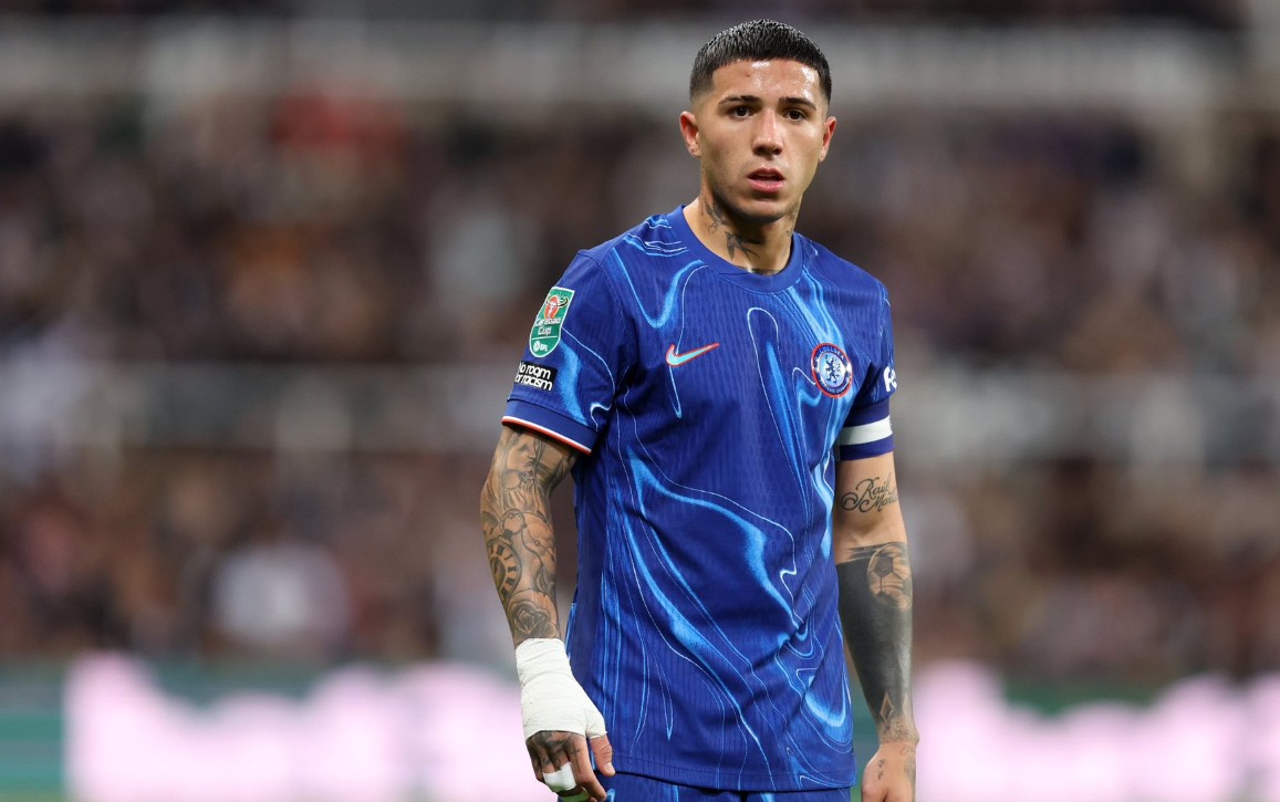 Telashe për Maresca, mesfushori Enzo Fernandez dëmtohet me kombëtaren dhe rrezikon të mos luajë të shtunën