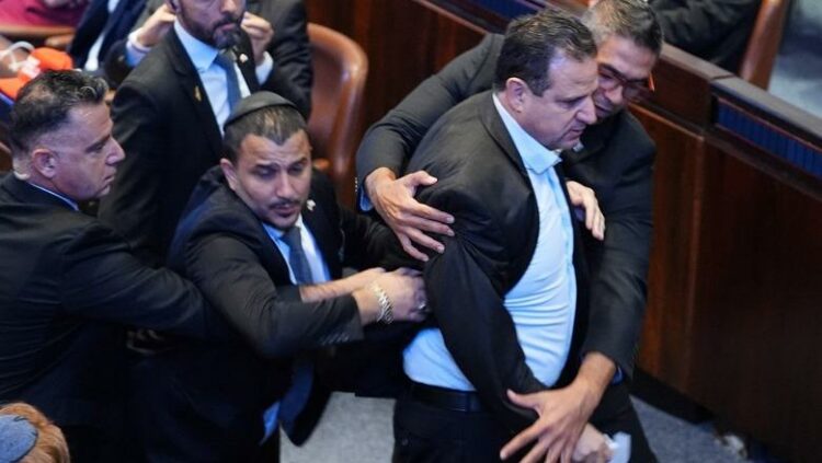 Tensione në parlamentin izraelit, çfarë ndodhi gjatë fjalës së Trump