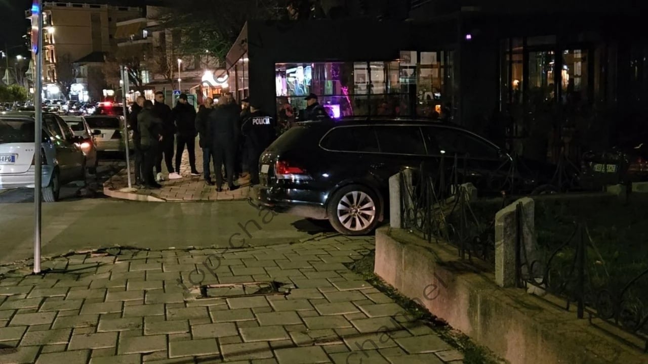 Tentoi të vriste me thikë një person në Korçë, ekstradohet nga Greqia Deni Mecolli