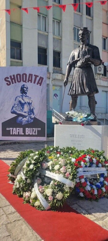 Tepelena nderon Kapedan Tafil Buzin, udhëheqësin e kryengritjeve antiosmane, avokat Idajet Beqiri zbardh detajet nga..