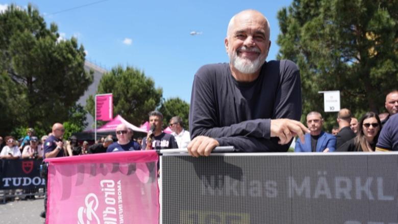 The Times: Lideri artistik i Shqipërisë, Edi Rama, mahnit galerinë me vizatime ëndërrimtare