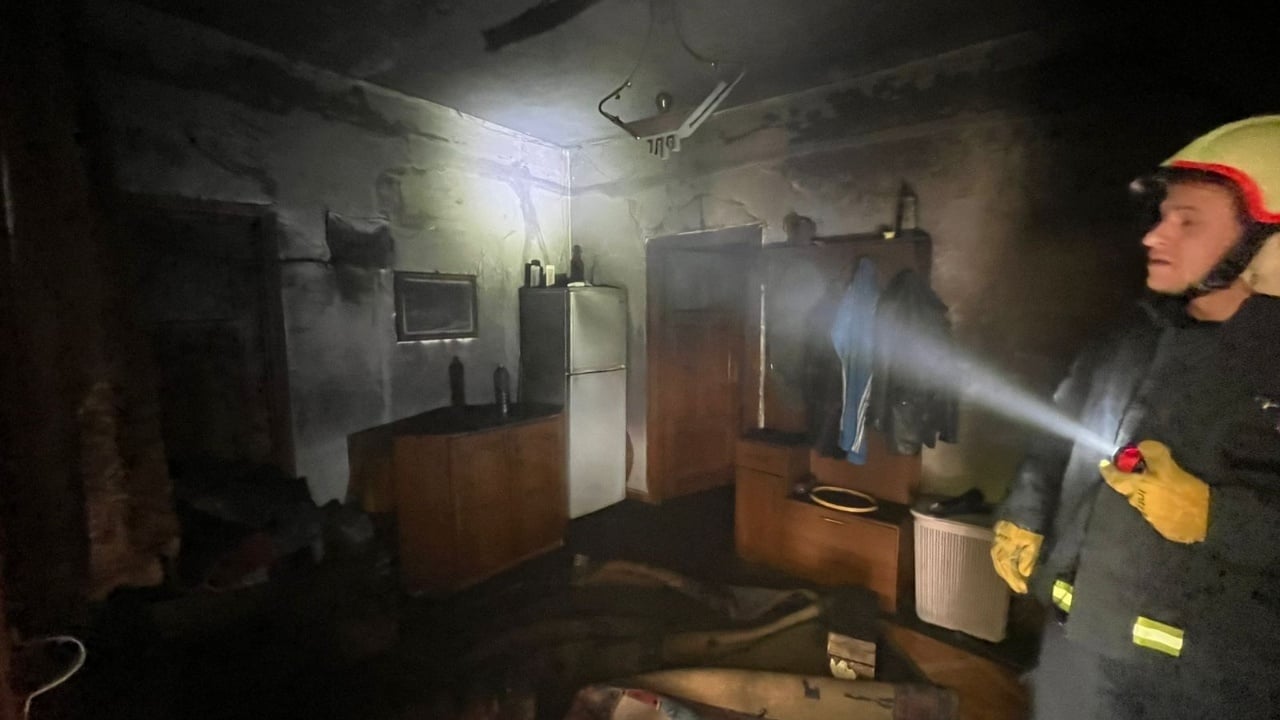 Thellohet tragjedia e zjarrit në Maliq! Pas nënës dhe vëllait, humb jetën edhe 6-vjeçarja që ndodhej në QSUT