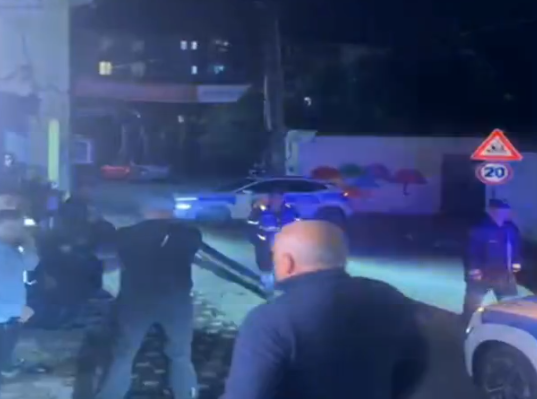 Tiranë/ Vritet me thikë 50-vjeçari në Babrru, u gjet i vdekur në mes të rrugës (VIDEO)