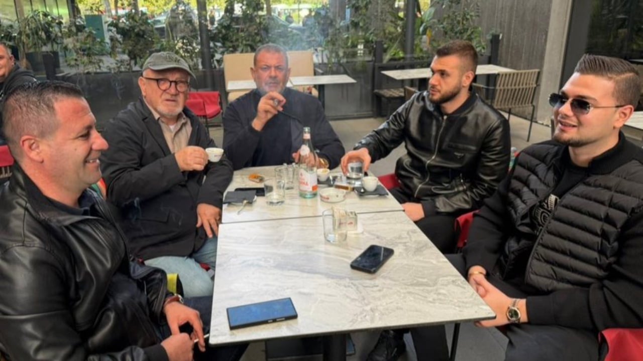 “Tom Doshi ia mbathi”, kreu i PSD i përgjigjet Berishës: O Sali mashtruesi, jam në mes të Tiranës me miq dhe jo mes paranojash si ti