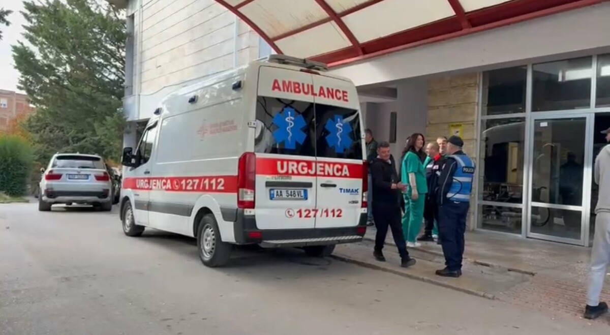 Tragjedia në Maliq, vajza e mitur transportohet drejt QSUT, gjendja e saj kritike