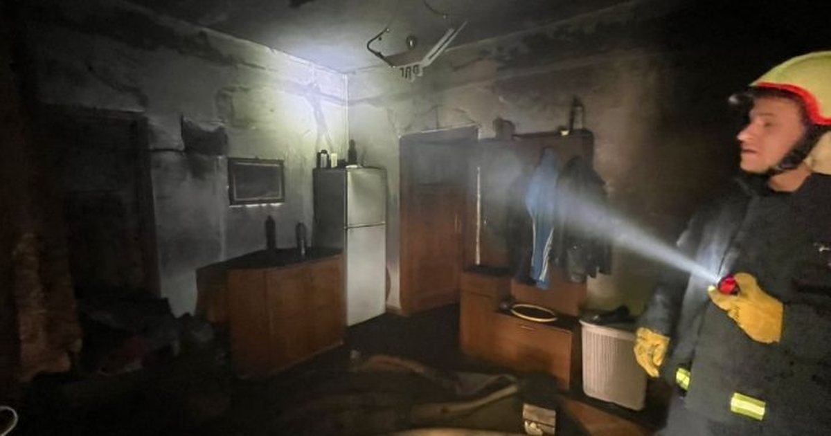 Tragjedia në Maliq! Zjarri në banesë i mori jetën nënës dhe vëllait, humb jetën edhe 6-vjeçarja