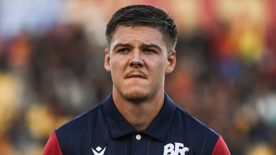 Trajektorja e pazakontë e mbrojtësit të Bologna, përfundoi te dentisti për trajtimin e dëmtimit në kofshë