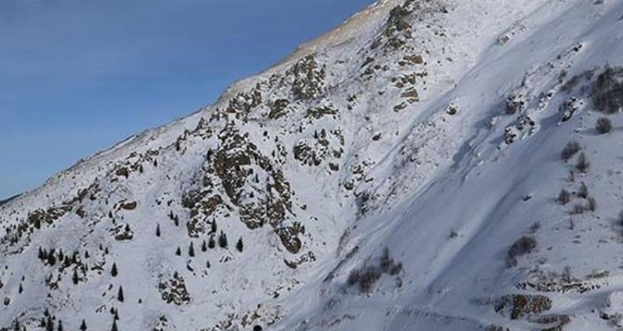 Tre alpinistë kroatë humbin jetën nga orteku