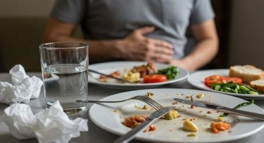 Tri shenja të fshehura të kancerit që shfaqen gjatë ngrënies, sinjalet që jep trupi