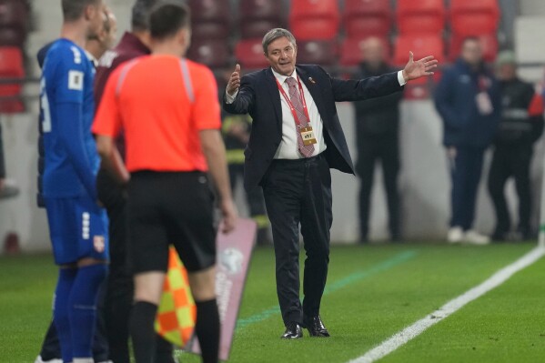 Tronditet Serbia, mësohet paga marramendëse që fitoi trajneri i cili dha dorëheqjen në mes të ndeshjes me Shqipërinë