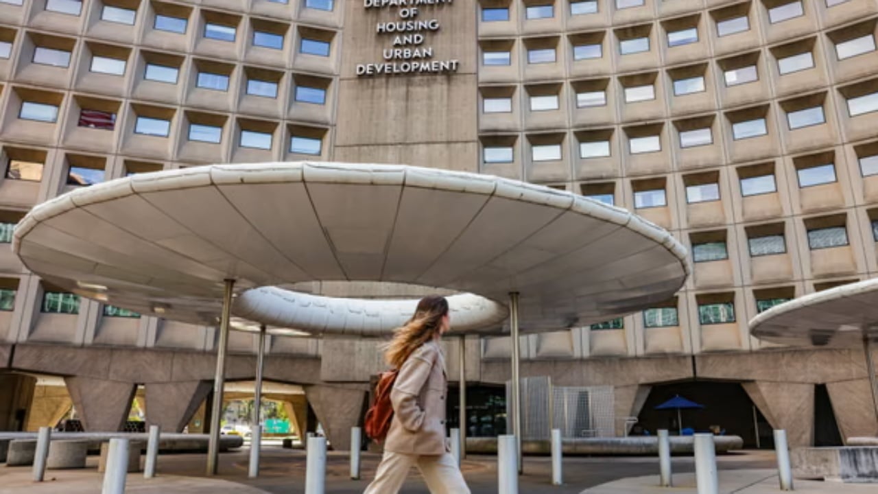 Trump nis valën e re të pushimeve nga puna/ Panik te punonjësit federalë amerikanë: Nuk kam akses në e-mail, do të thotë se…