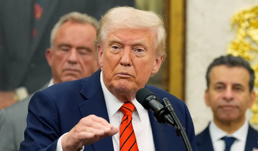 Trump paralajmëron tarifa të reja 100% për importet kineze