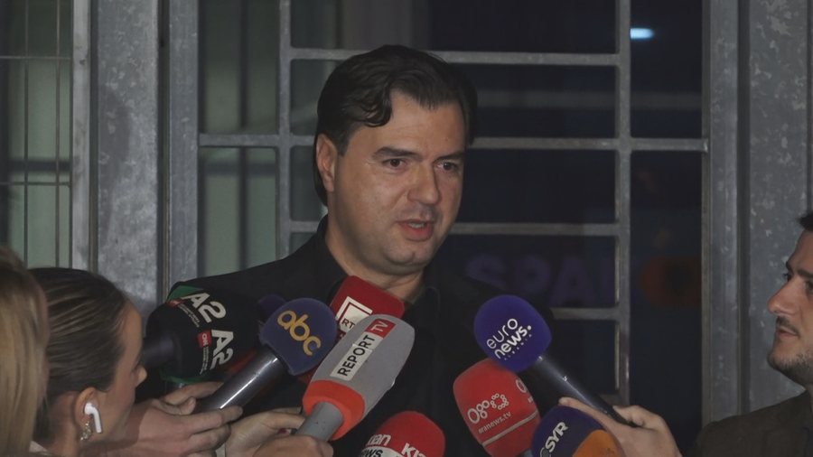 U pyet për 21 Janarin? Basha del pas 1 ore në SPAK: Përgjigjen merreni tek…