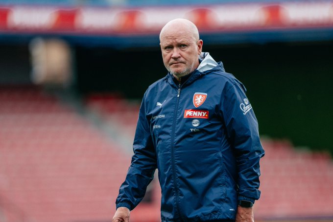 U turpërua në Faroe, Çekia përcjell stafin teknik