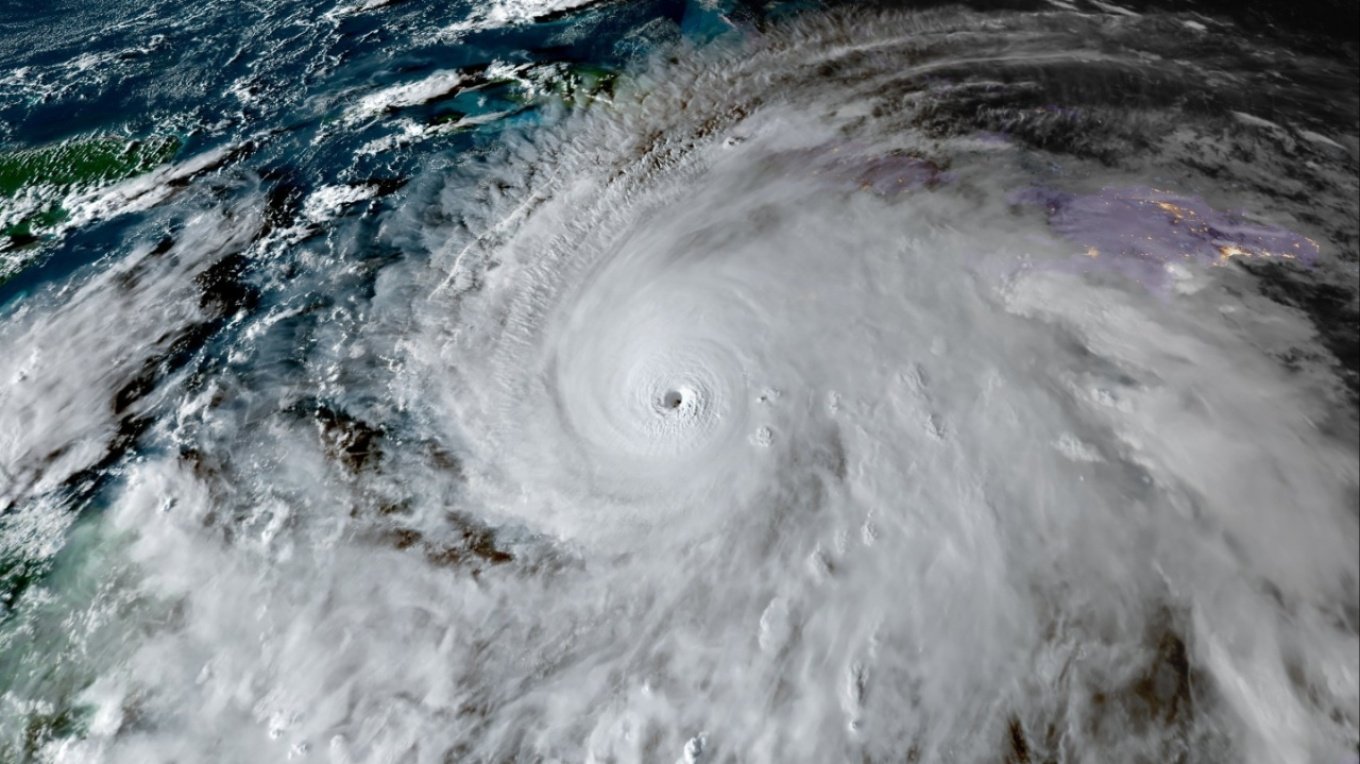 Uragani Melissa mbërrin në Xhamajka,  videoja e frikshme nga syri i stuhisë më të fortë të 2025