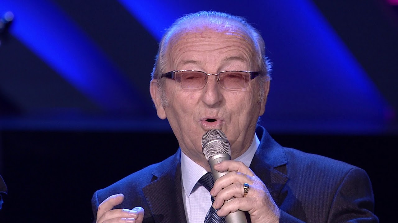 “Vajza dhe deti”, këngë që nuk harrohet e interpretuar nga Luan Zhegu (teksti dhe kënga)