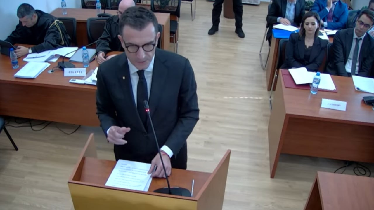 Veliaj ‘jashtë’ qelie/ “Kam pritur 9 muaj për këto 9 minuta”, ish-kryetari i Bashkisë Tiranë para ‘Kushtetueses’: S’kam ardhur për të mbrojtur veten, por..