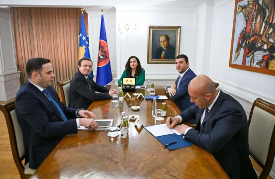 Vendi pa qeveri/ Presidentja e Kosovës, Osmani pret sot liderët e partive politike në takim