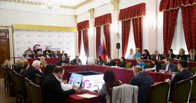 “Vetëm dy gjini”/ PS dorëzon amendamentet për projektligjin për “Barazinë Gjinore”