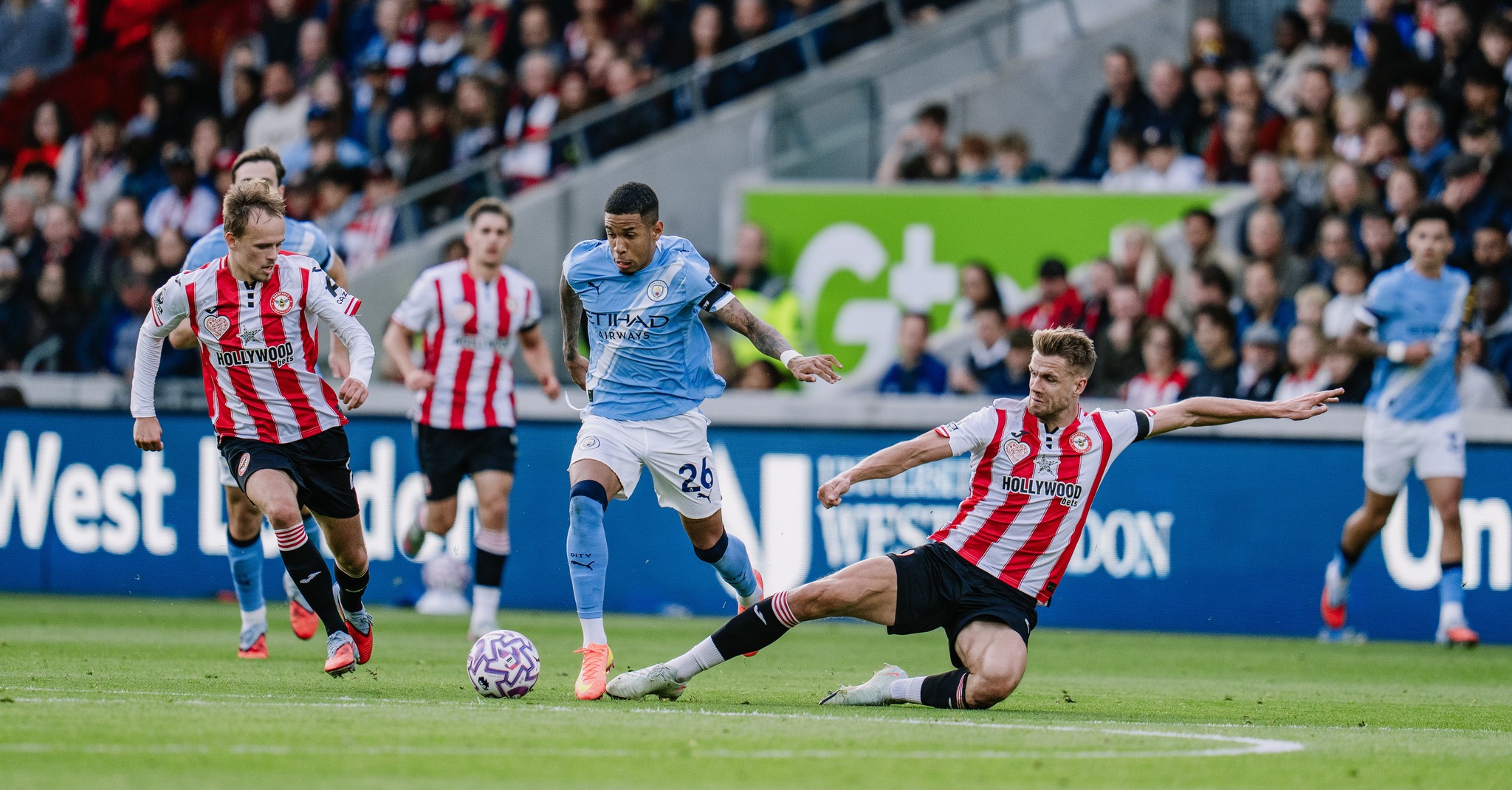 VIDEO/ City i falet Haaland, thyen Brentford me golin e sulmuesit norvegjez