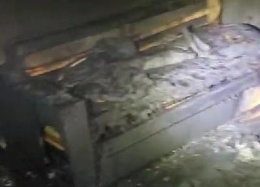 VIDEO – FOTO/ Brenda banesës që u shkrumbua në Maliq ku humbën jetën nëna dhe djali i saj