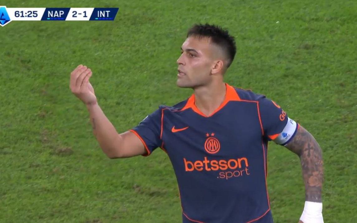 VIDEO/ Lautaro humbet toruan ndaj ish-trajnerit, i drejtohet me fyerje Kontes: Po dhj** nga poshtë